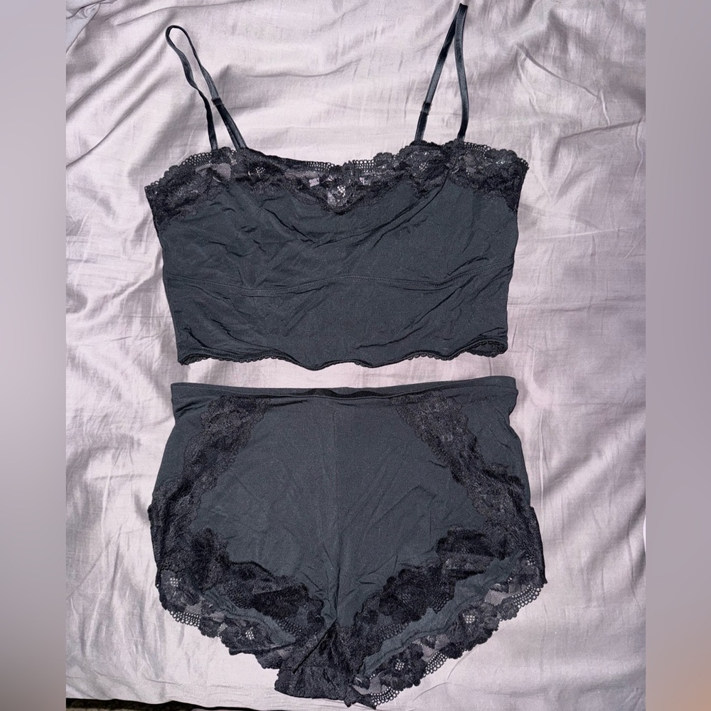 Victoria's Secret Black‎ Lace Trim Intimates Set Cami and Panty Sz Large